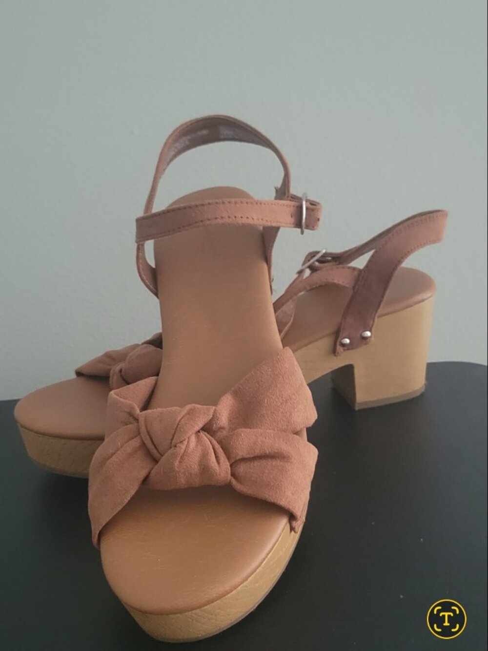 Women's shoes